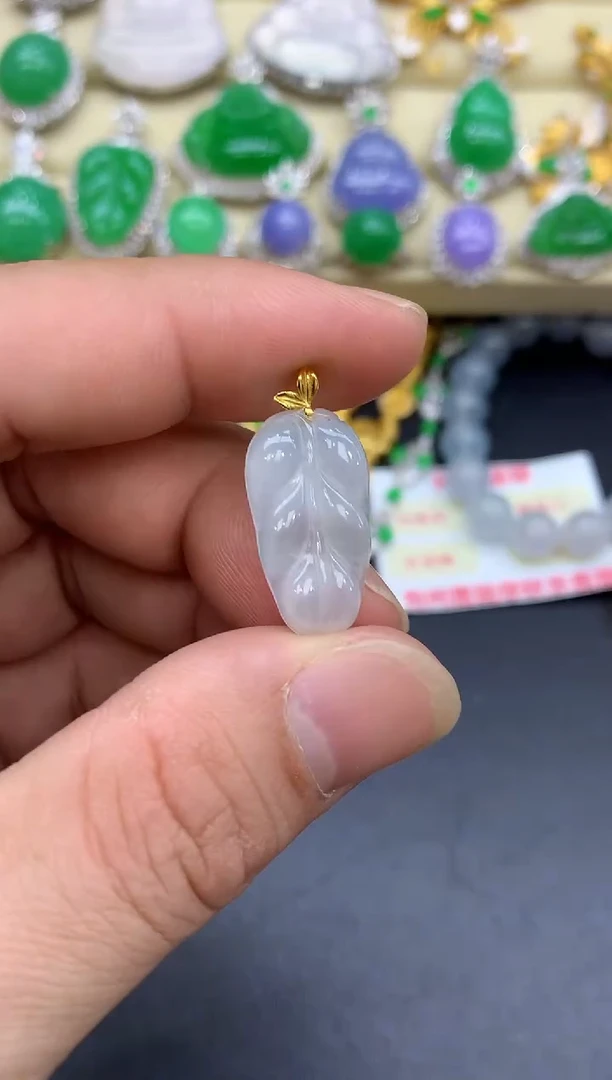 颈饰18K金镶嵌翡翠35-中国好珍宝