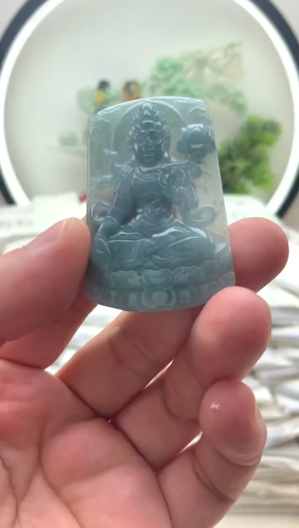 颈饰未镶嵌翡翠观音