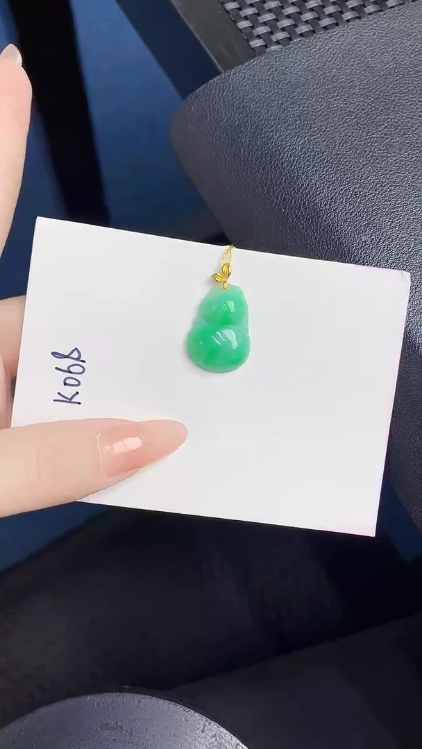 颈饰18K金镶嵌翡翠缅甸天然翡翠A货