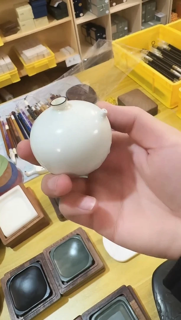 赤兔陶瓷砚滴1个