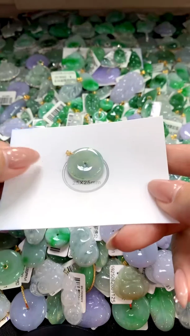 颈饰未镶嵌翡翠1