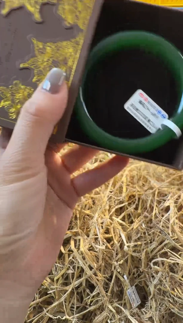 未镶嵌手镯石英质玉6895