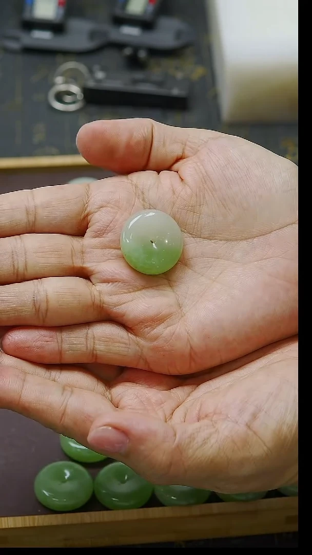 吊坠(不含链)未镶嵌和田玉翠青平安扣吊坠  配绳