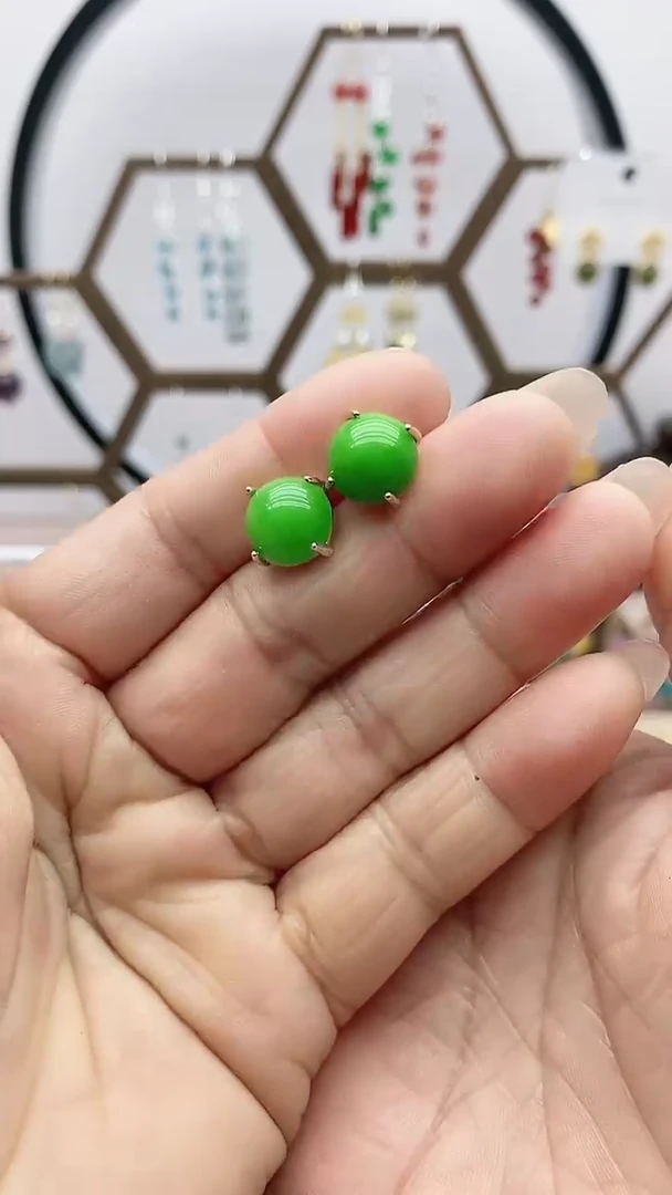 未镶嵌石英质玉（天山翠）耳钉48