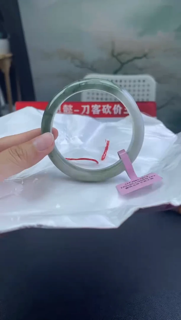 翡翠手镯未镶嵌6翡翠手镯（微瑕）