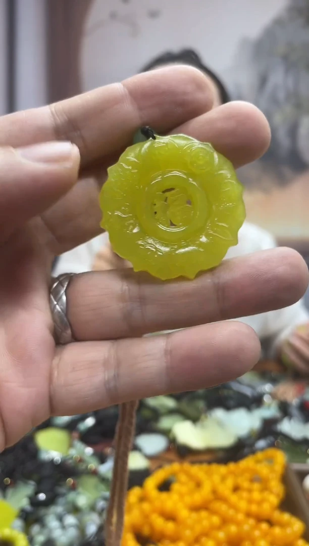 未镶嵌岫玉吊坠·