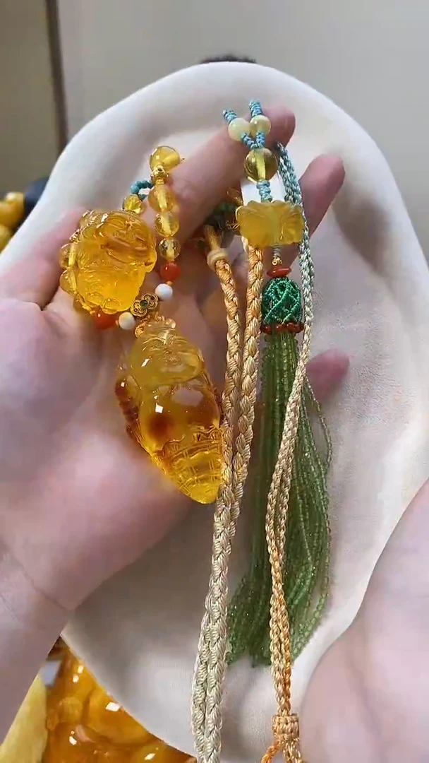 琥珀颈饰未镶嵌吊坠