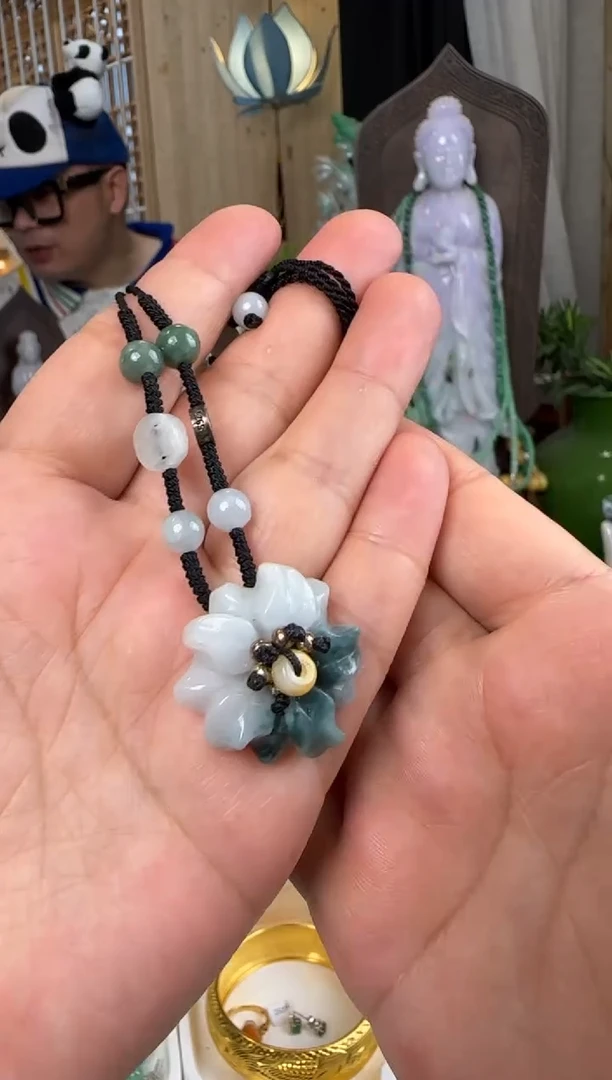 颈饰未镶嵌翡翠吊坠