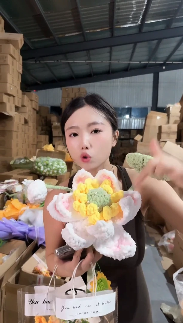 所有产品都有礼品袋+贺卡+7天无理由~
