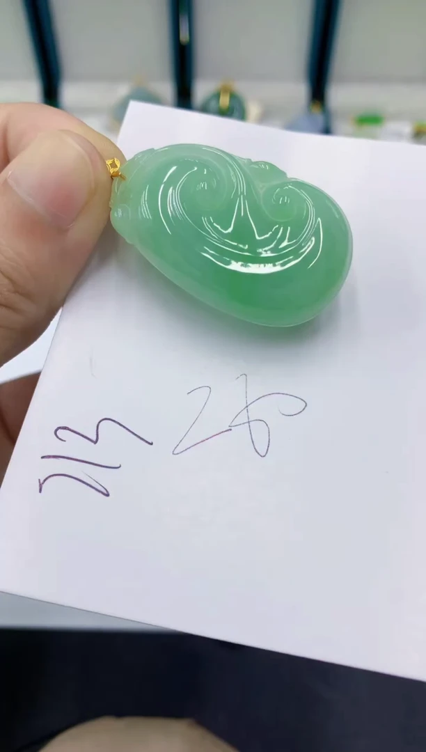 颈饰18K金镶嵌翡翠翡翠