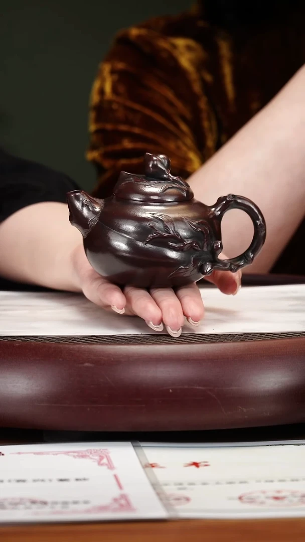 茶壶紫砂31YLX寿桃龙山古乌泥200cc