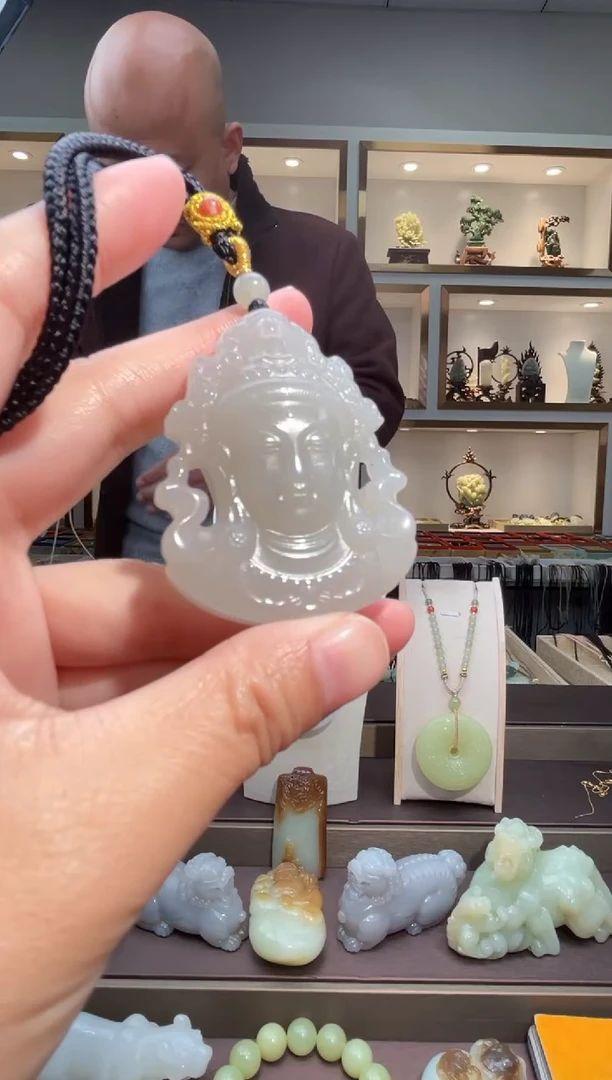 颈饰未镶嵌和田玉苏