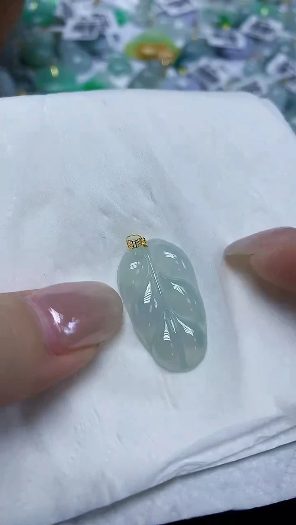 翡翠18K金镶嵌颈饰天然缅甸翡翠A货