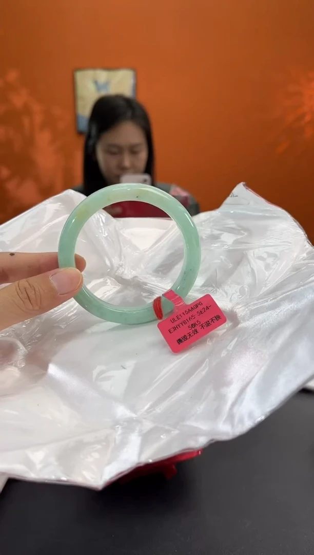 未镶嵌手镯翡翠8