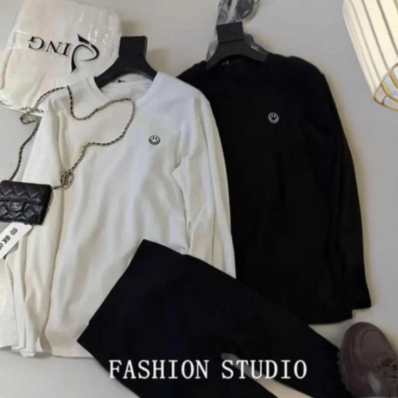 《好心情打底》新款99390磨毛笑脸圆领长袖T恤女装宽松百搭设计感