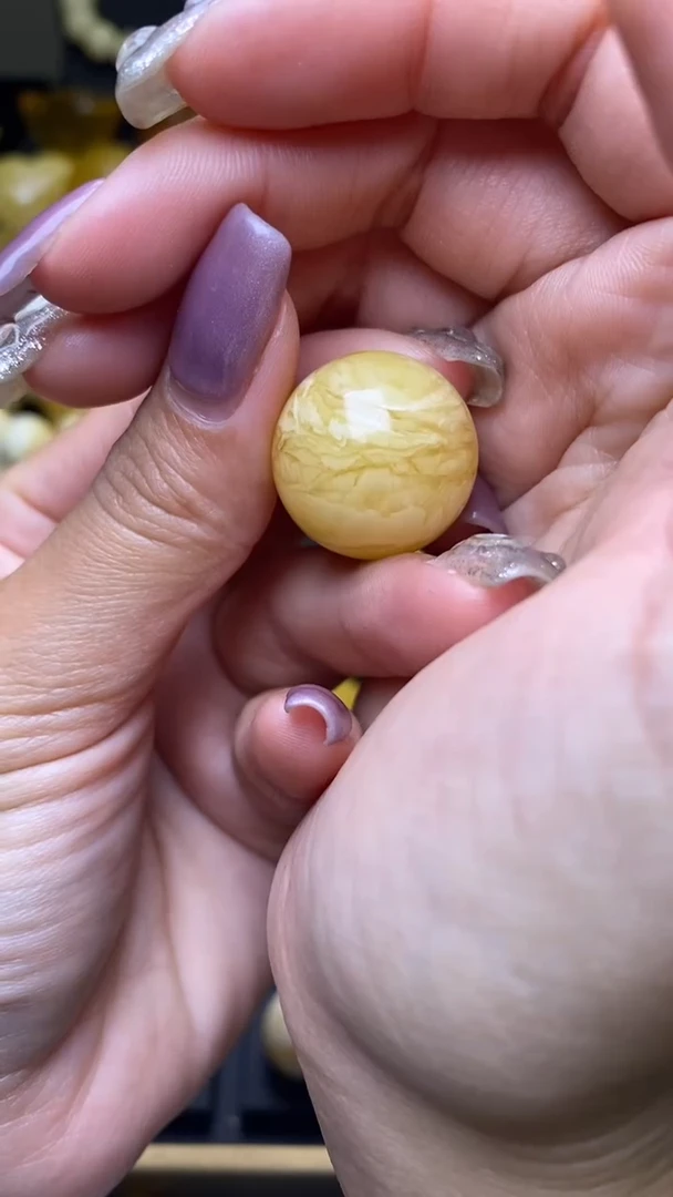 【闪购商品】琥珀裸石未镶嵌葵. 45