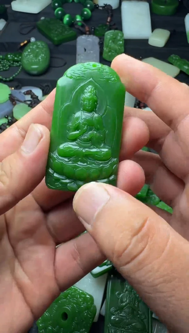 和田玉未镶嵌颈饰1