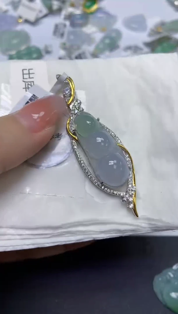 颈饰未镶嵌翡翠天然缅甸翡翠A货百元以上9元证书费自理