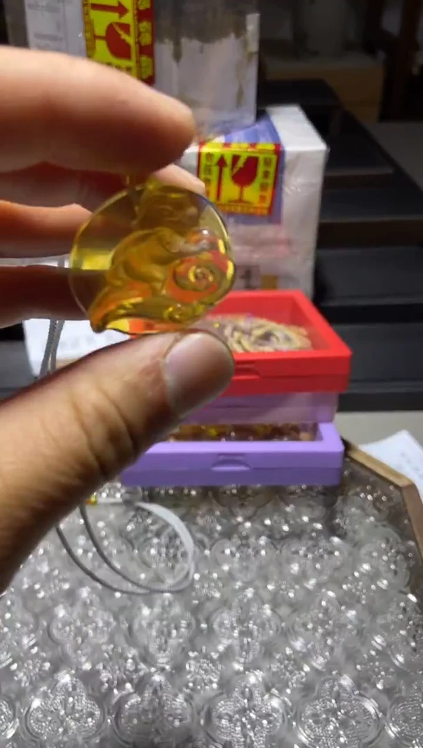 琥珀颈饰未镶嵌悟空