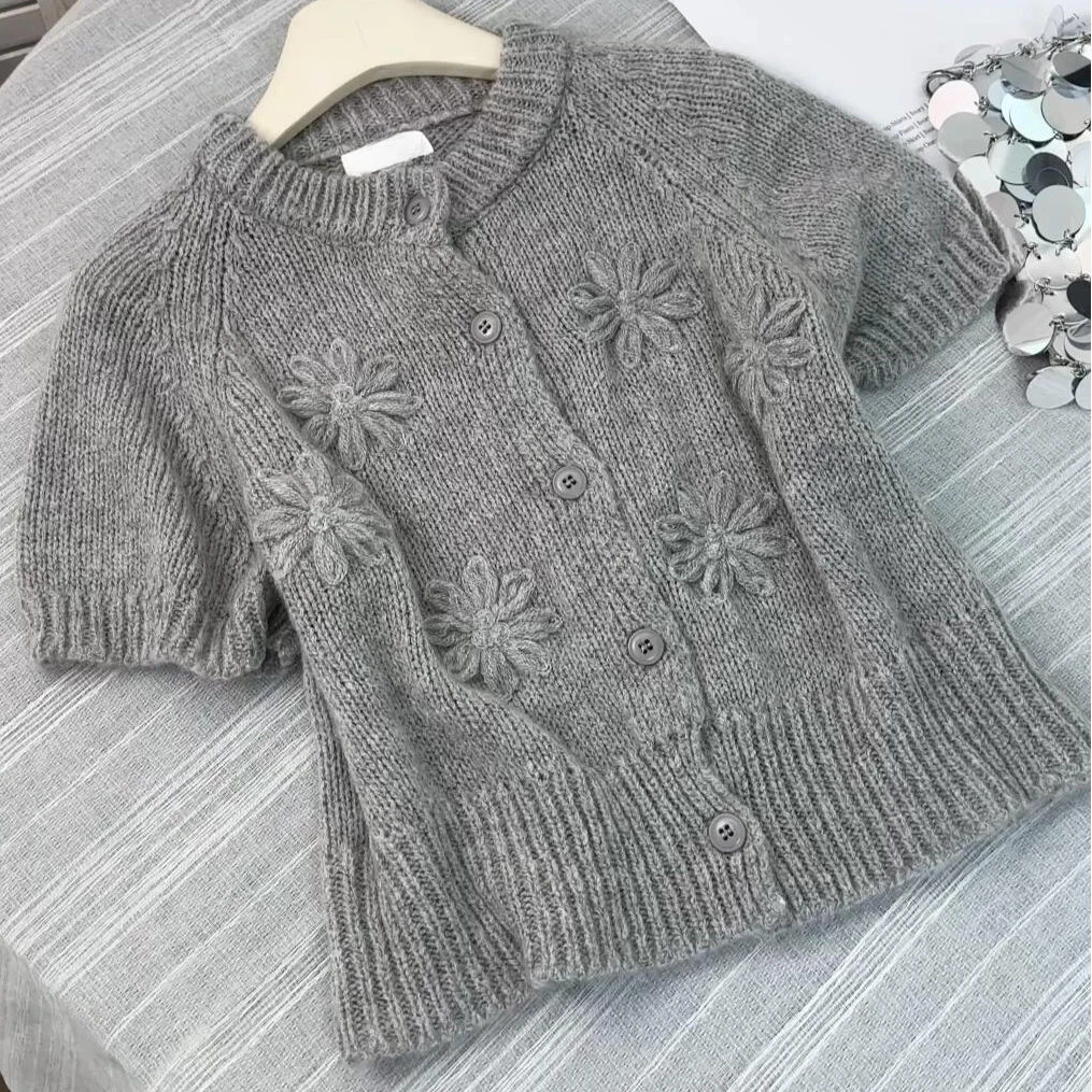 韩系复古高级灰短袖针织开衫女秋季新款软糯气质百搭圆领别致上衣