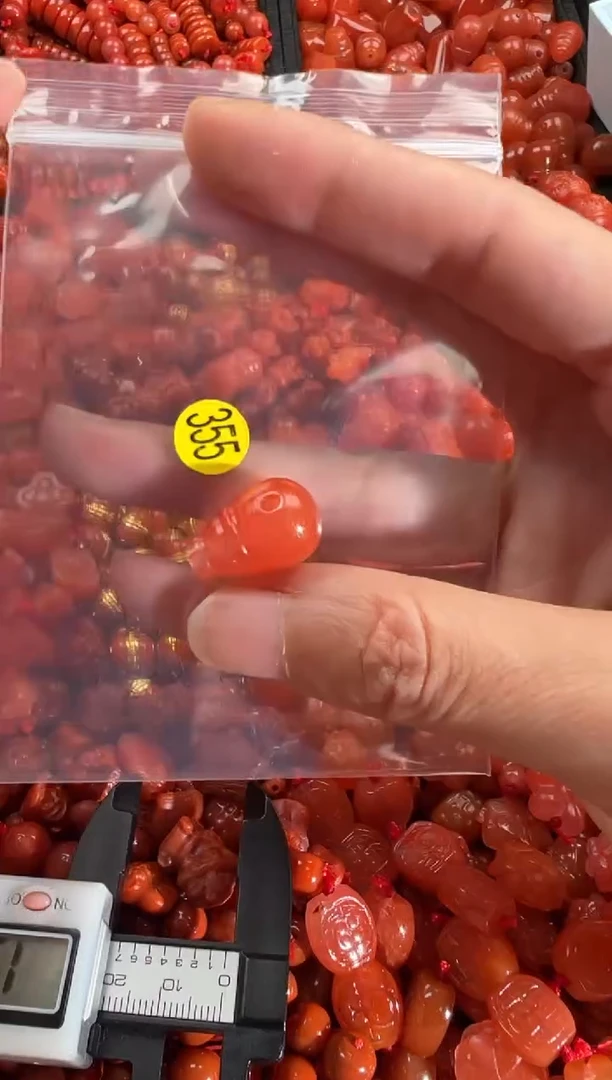 【闪购商品】南红玛瑙颈饰未镶嵌1