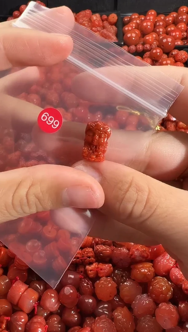 颈饰未镶嵌南红玛瑙1