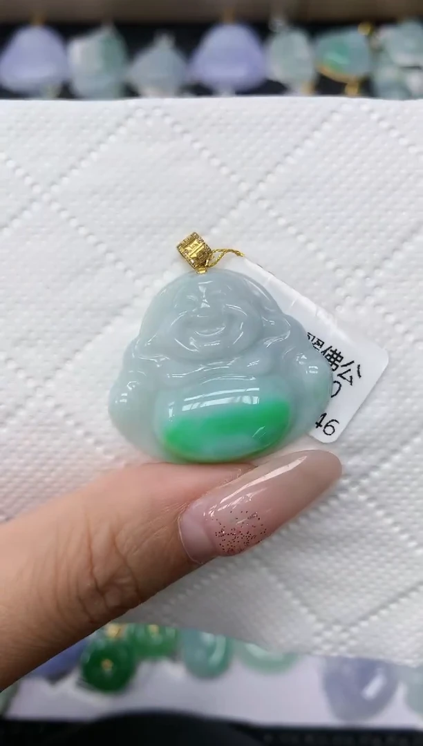 颈饰18K金镶嵌翡翠1111111111