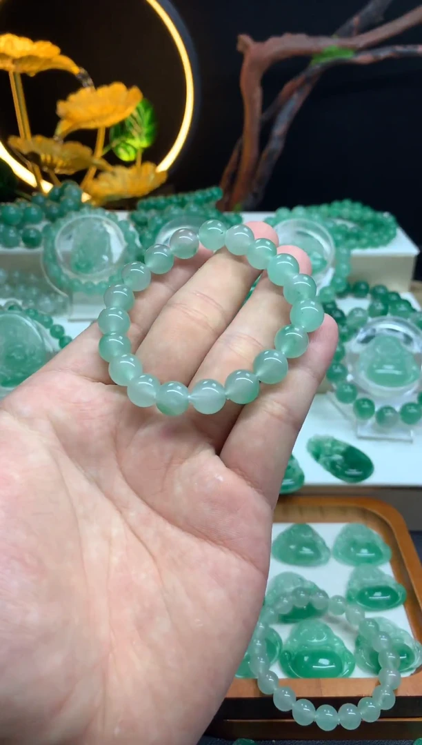 石英质玉（非洲翠）手串未镶嵌卡10珠串