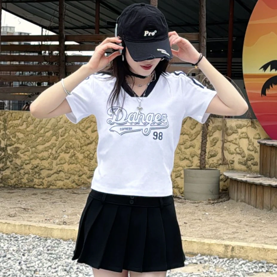 2025原创美式辣妹风V领短袖T恤修身显瘦短款上衣夏季潮流款式