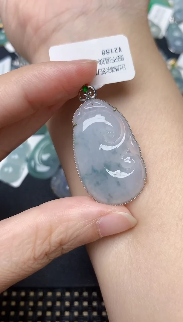 颈饰18K金镶嵌翡翠天然缅甸A货翡翠