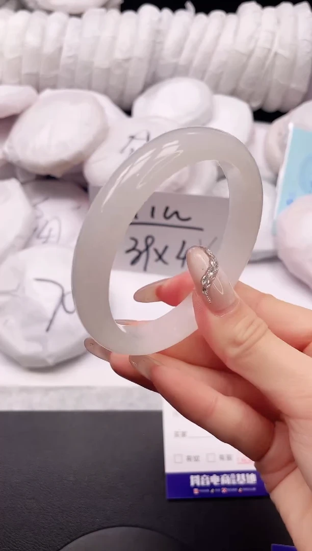 【闪购商品】石英质玉手镯未镶嵌9L34-60