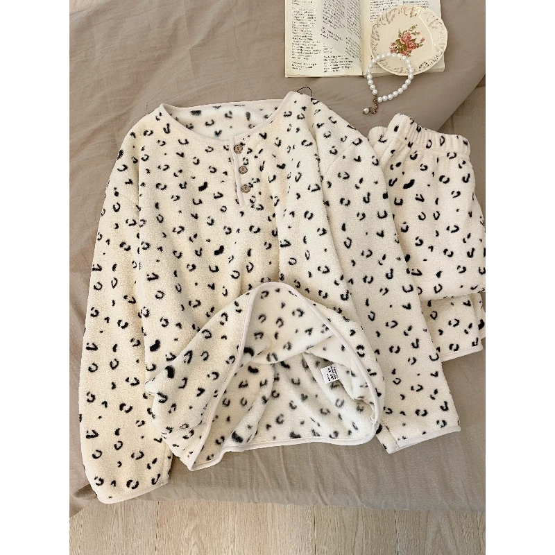 软糯糯豹纹印花法兰绒大码睡衣套装女冬加厚加绒保暖家居服两件套