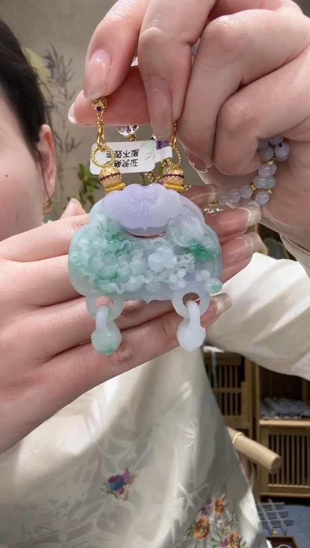 【闪购商品】翡翠颈饰未镶嵌吊坠