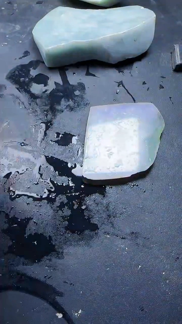 翡翠挂件未镶嵌012翡翠