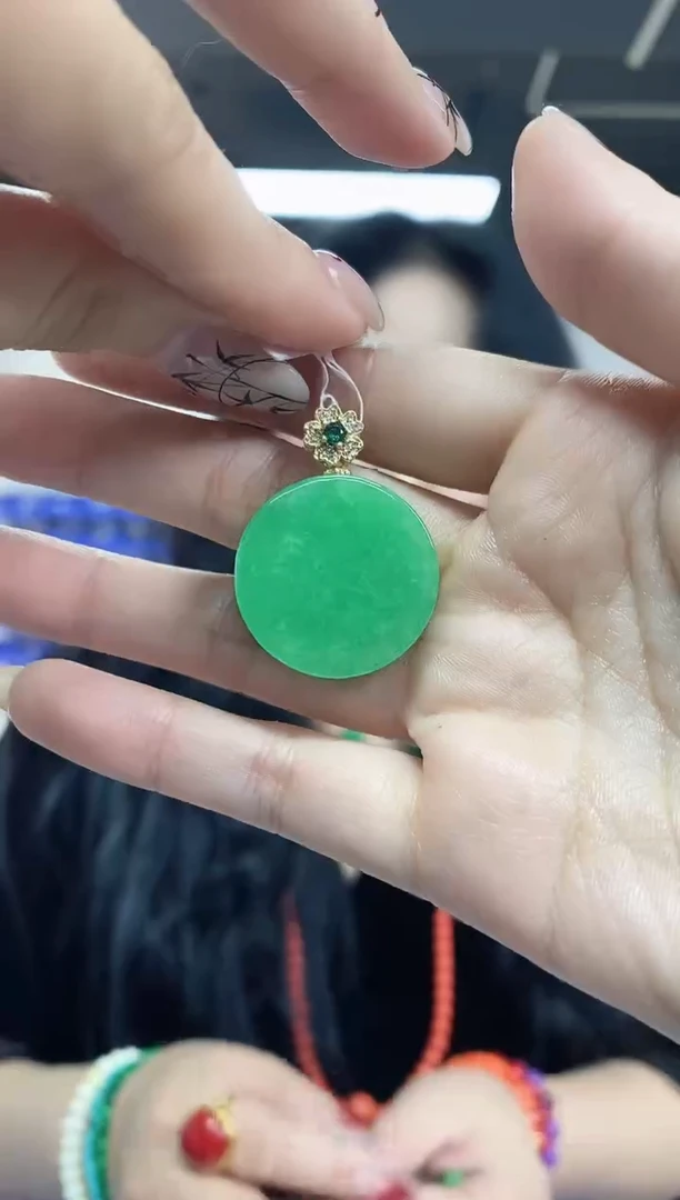 【闪购商品】翡翠吊坠(不含链)未镶嵌多样性发其一颜色微差