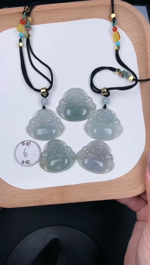 翡翠未镶嵌颈饰LA017翡翠冰绿中小佛（多样性发其一）