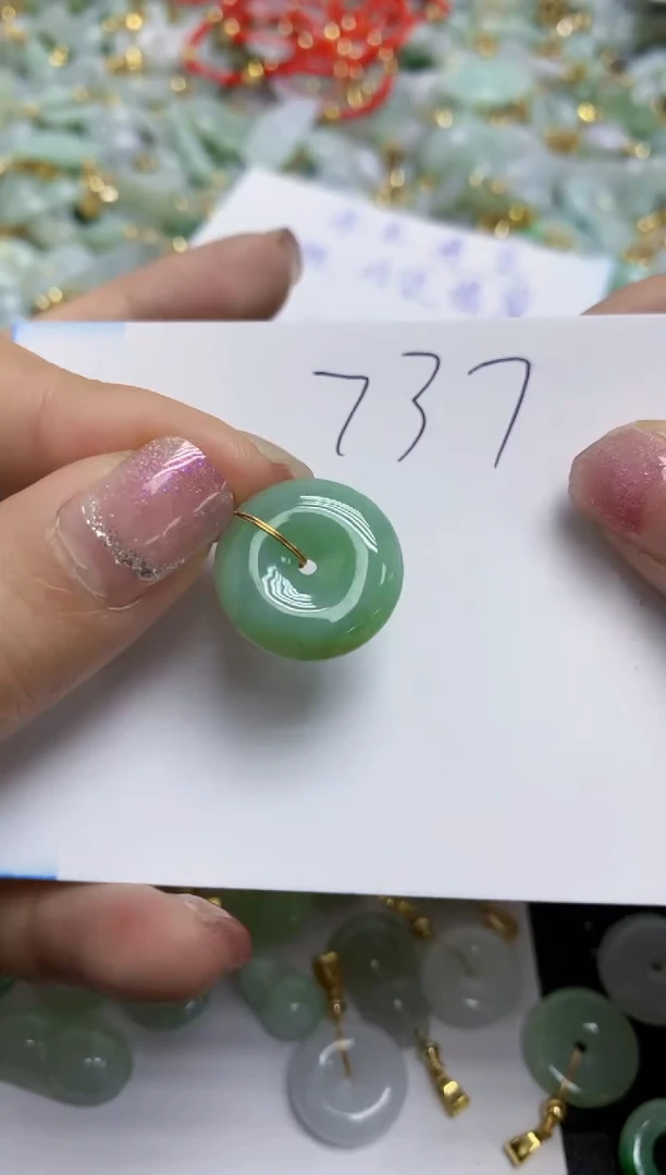 【闪购商品】翡翠颈饰合金天然翡翠A货