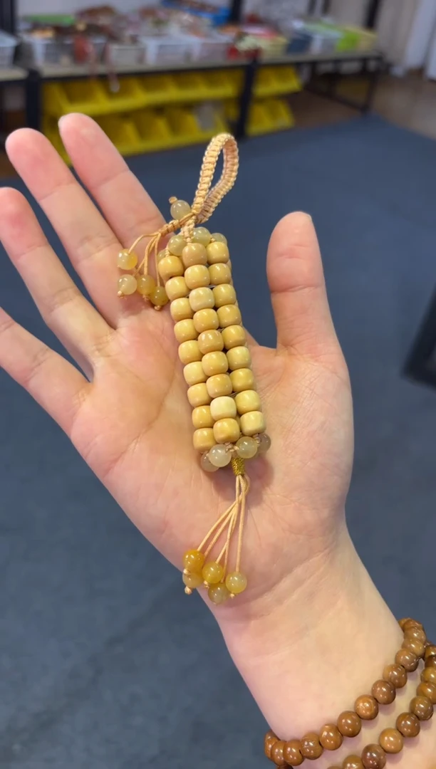 吊坠菩提根/象牙果龙脊玉米手把件