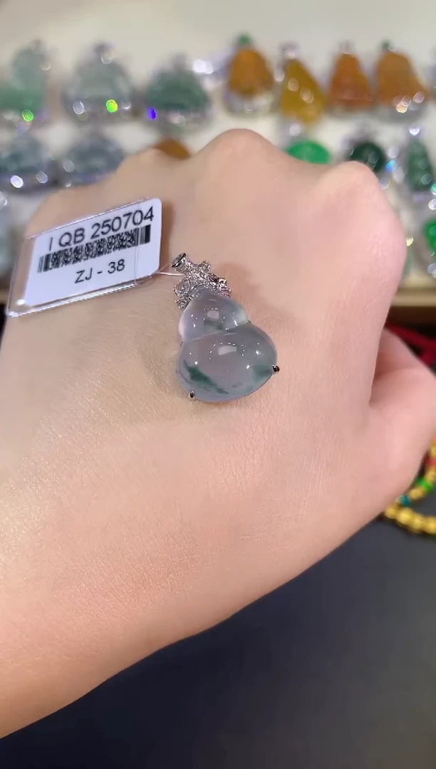 吊坠(不含链)18K金镶嵌翡翠29-葫芦