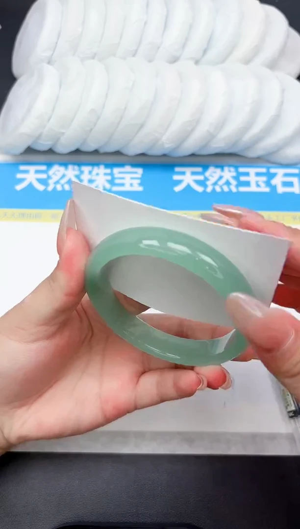 未镶嵌手镯石英质玉48-62.3