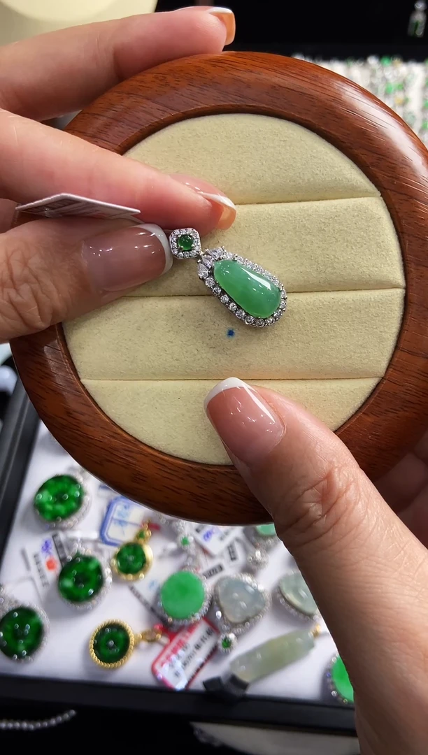 翡翠戒指银S925镶嵌吊坠