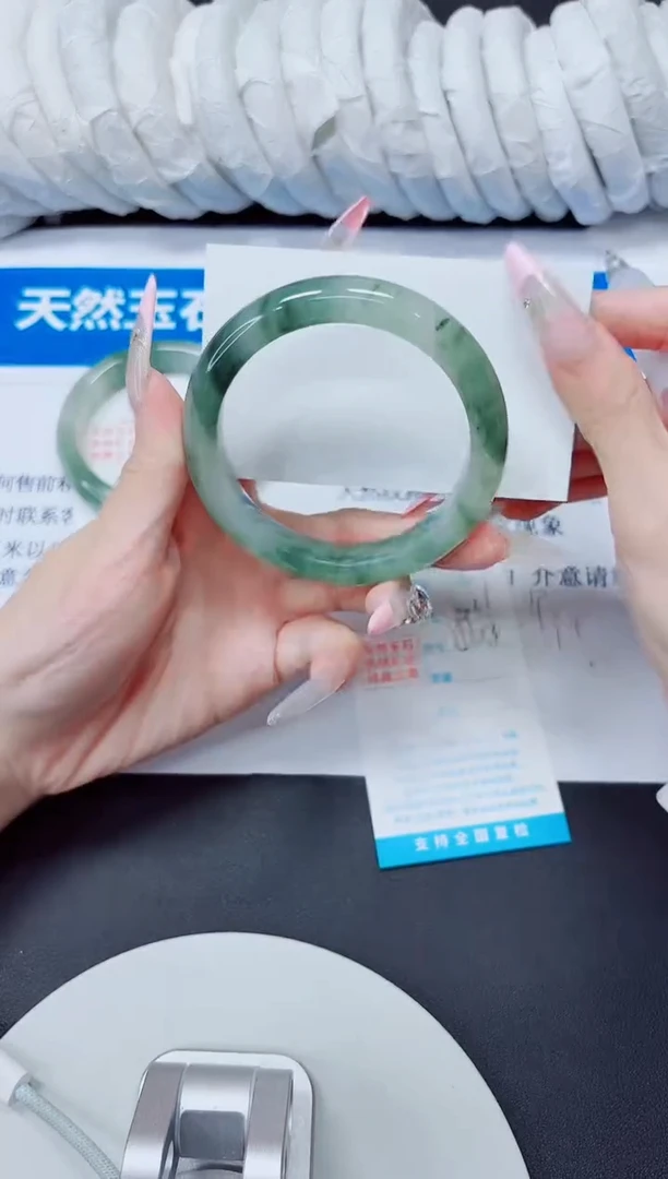 石英质玉手镯未镶嵌321/56.3