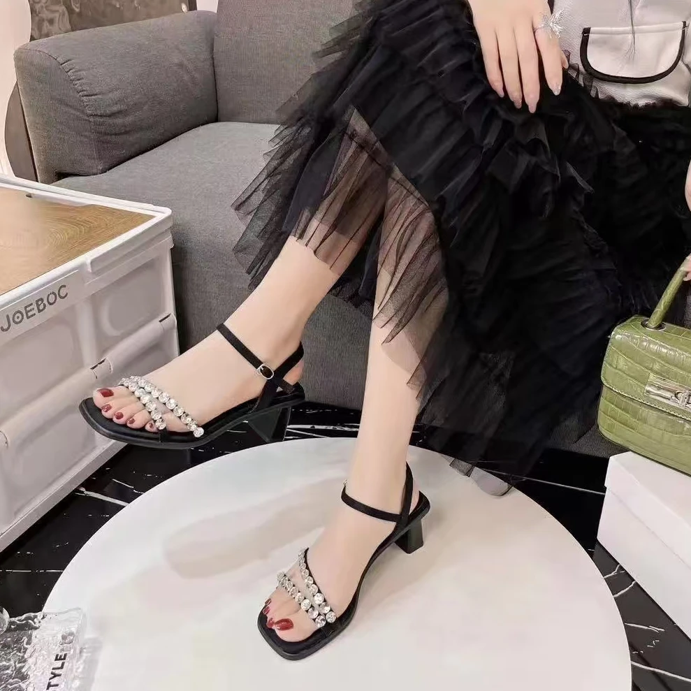 2909 夏季新款时尚气质粗跟凉鞋