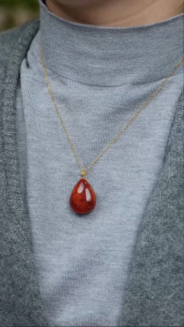 18K金镶嵌吊坠南红玛瑙D