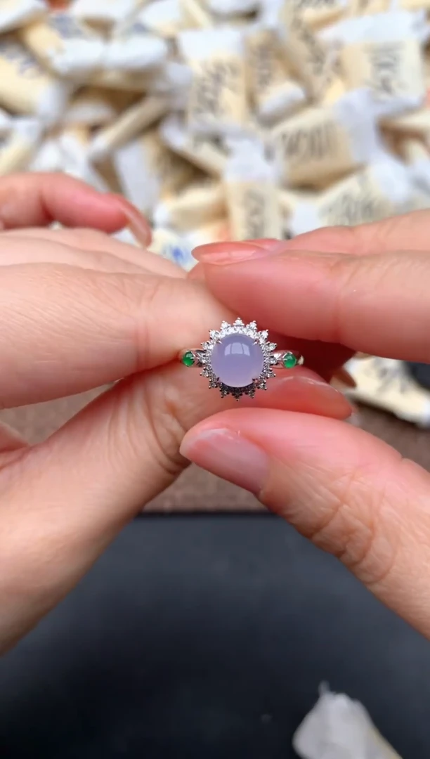 18K金镶嵌挂件翡翠1