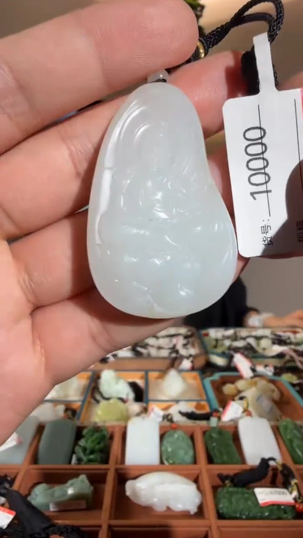 颈饰未镶嵌和田玉1