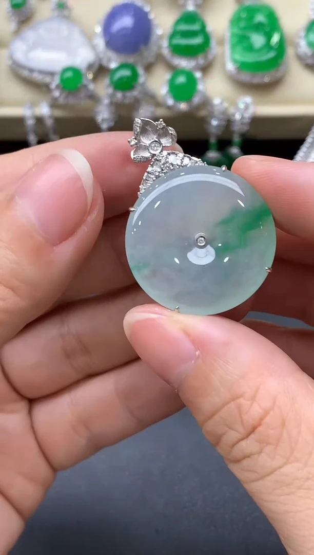 翡翠18K金镶嵌颈饰580-中国好珍宝