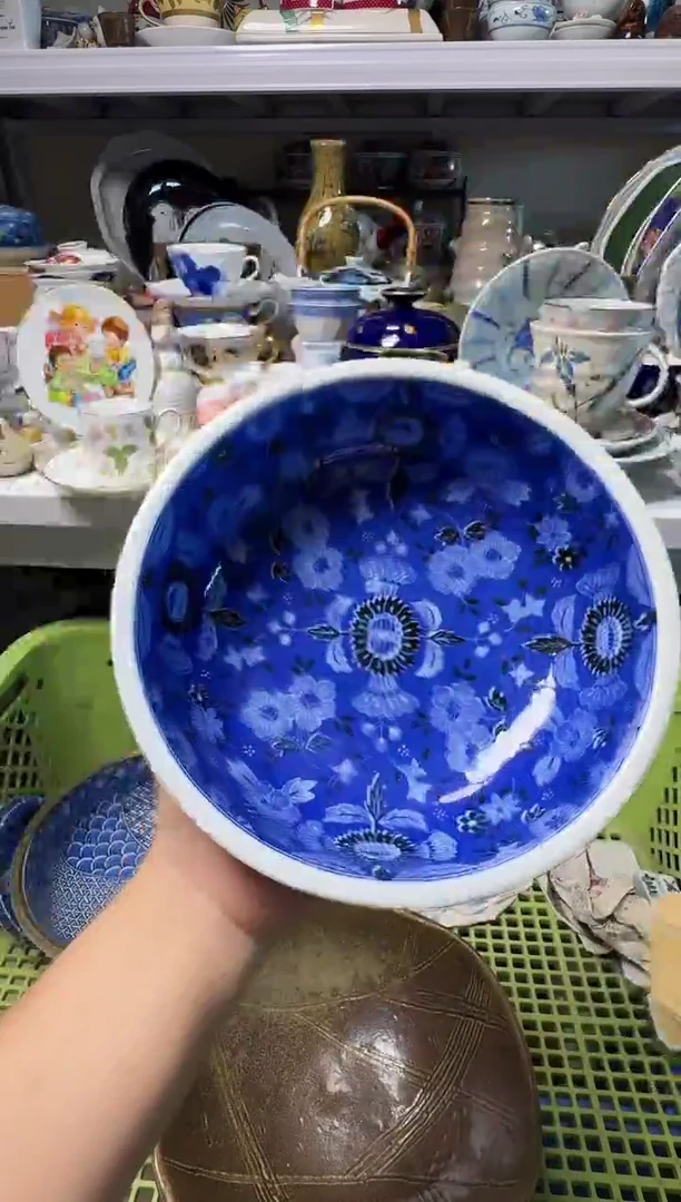 中古瓷器，默认微瑕-口径19，微划痕，一个大汤碗