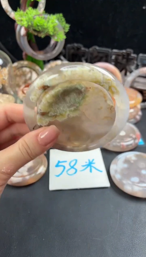 未镶嵌手镯（圆镯）石英质玉60
