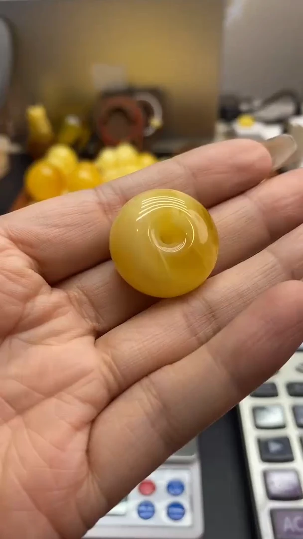 琥珀未镶嵌珠宝奇石2381